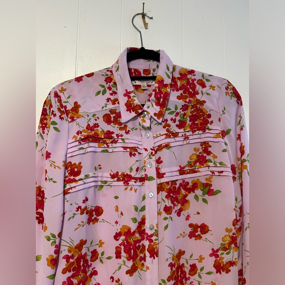 Nanette  Lepore button down blouse. Floral. Women’s size Medium. Career
